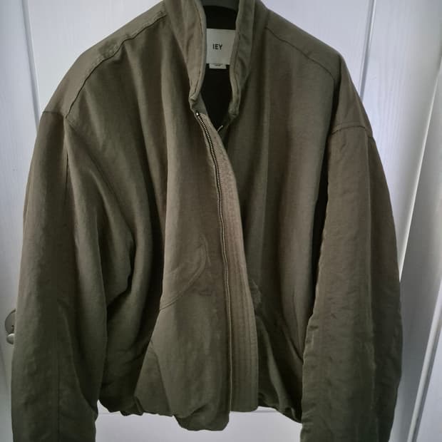 이에이 와이어카라 카키 l사이즈