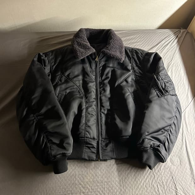 쿠어 CWU 리버시블 플라이트 봄버 24fw