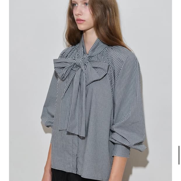 시눈 Big Ribbon Tie Blouse