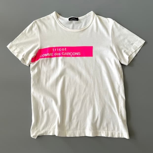 꼼데가르송 트리콧 comme des garcons로고 슬림핏 반팔 티셔츠