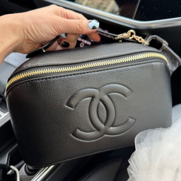 샤넬 뷰티 파우치