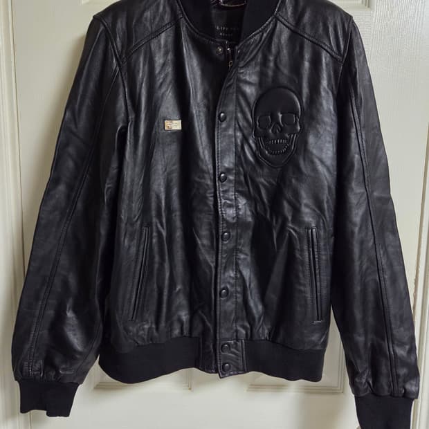 플립플레인 가죽 자켓 팝니다