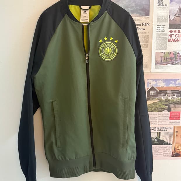 아디다스 독일 바람막이