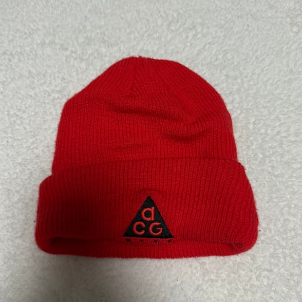 나이키 ACG 비니 (레드/오렌지 계열)