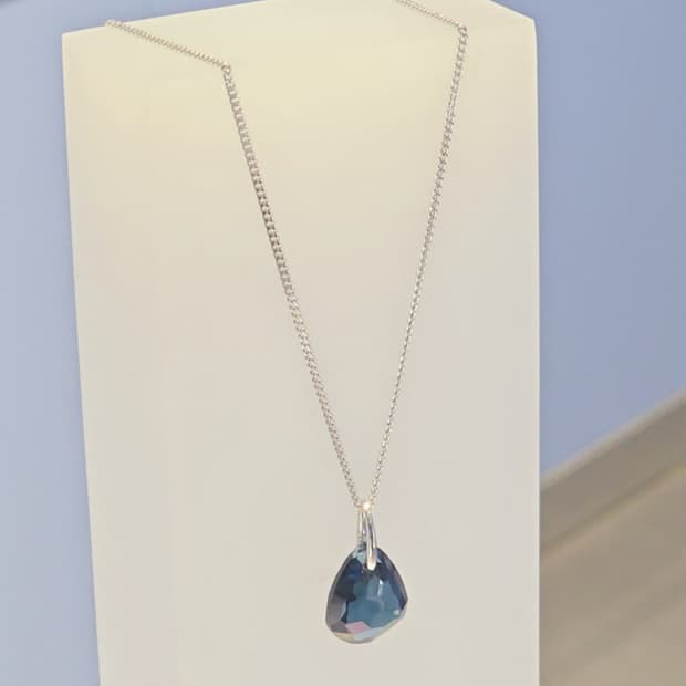 새제품)스와로브스키 블루 갈렛 목걸이 정품