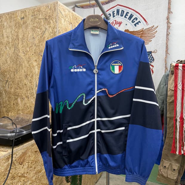 MADE IN ITALY 디아도라 트랙 자켓
