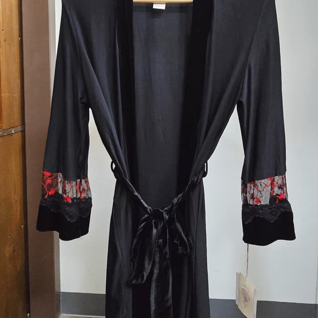 인블룸 로브 가디건 블랙 / 새상품 / 레이스 포인트