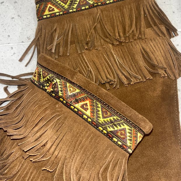 미네통카 프린지 웨스턴 자수 롱 부츠