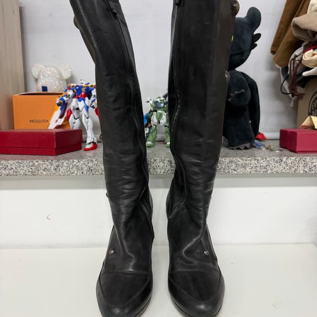 정품) 펜디 여성 블랙 가죽 롱 부츠 37.5(245)