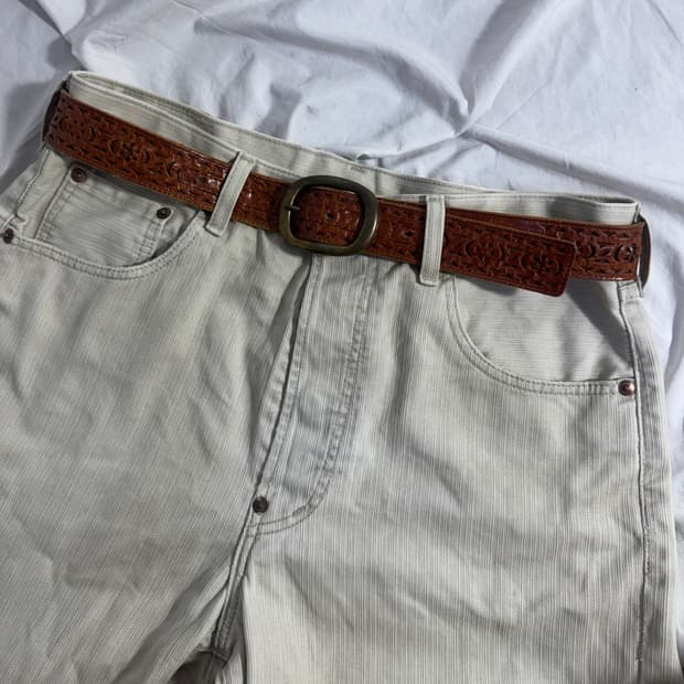 빈티지 플로럴 펀칭 레더 벨트 웨스턴