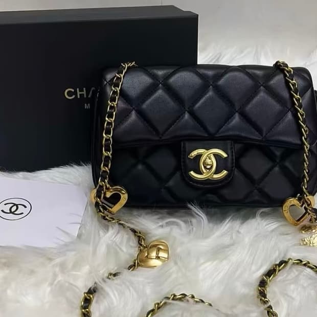 샤넬 뷰티 하트 참 체인 크로스백 