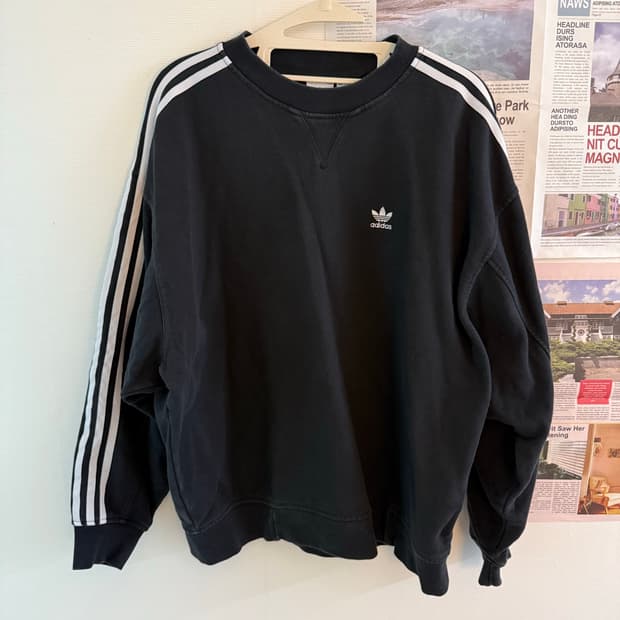 아디다스 맨투맨 블랙