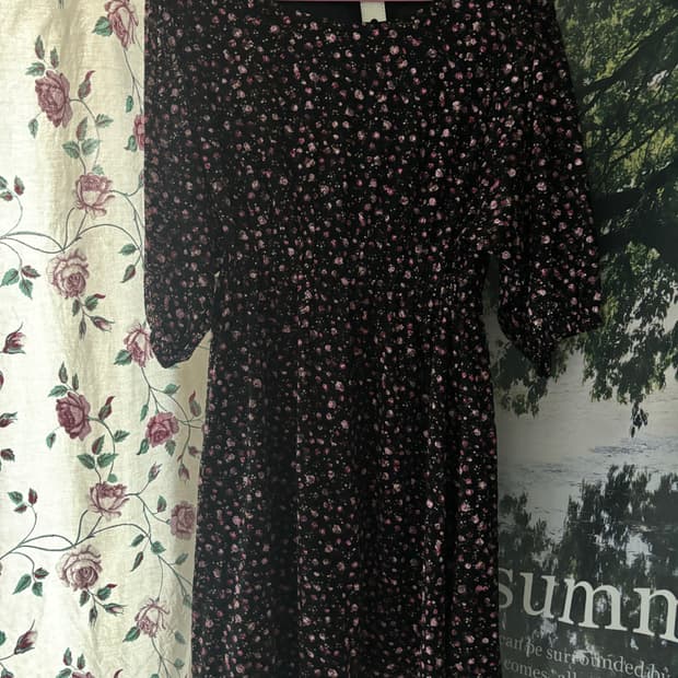 잔꽃 패턴 블랙 원피스