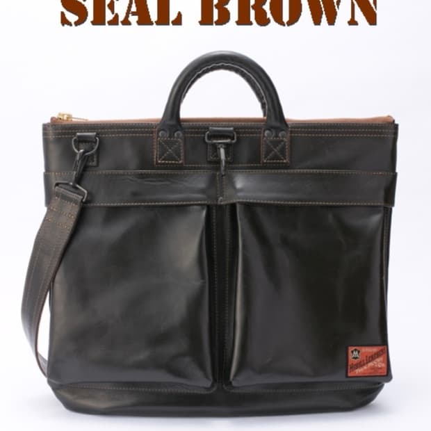 토이즈맥코이 헬멧백 브라운컬러 판매합니다.