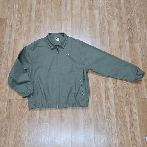 나이키 SB 경량 스케이트보딩 자켓 미디움 올리브