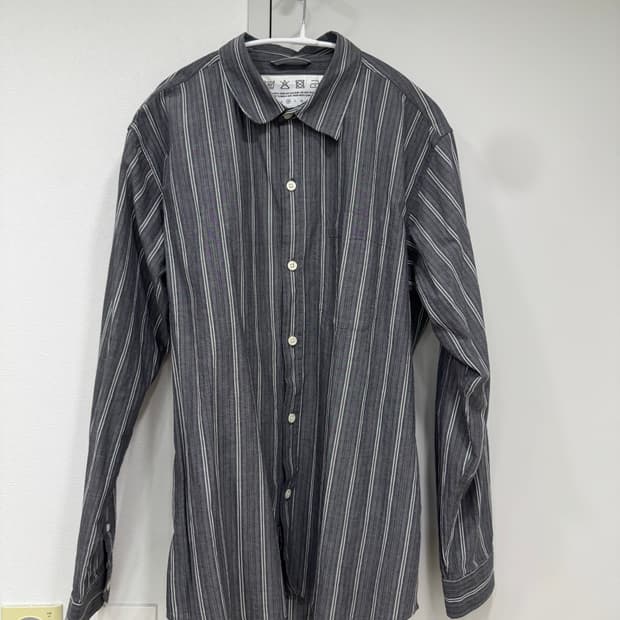 Mfpen 그레이 스트라이프 셔츠