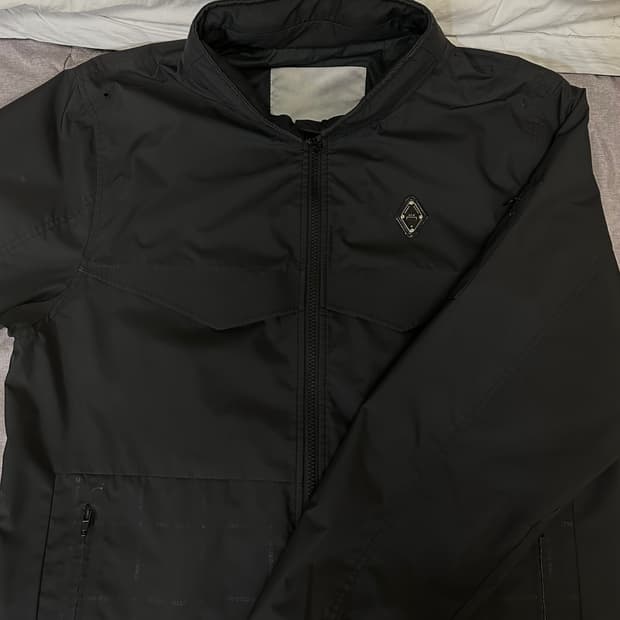 어콜드월 바람막이 자켓