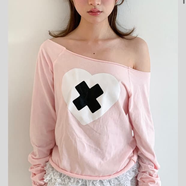 (구함) heart cut off t-shirt 라이트 핑크 구합니다!