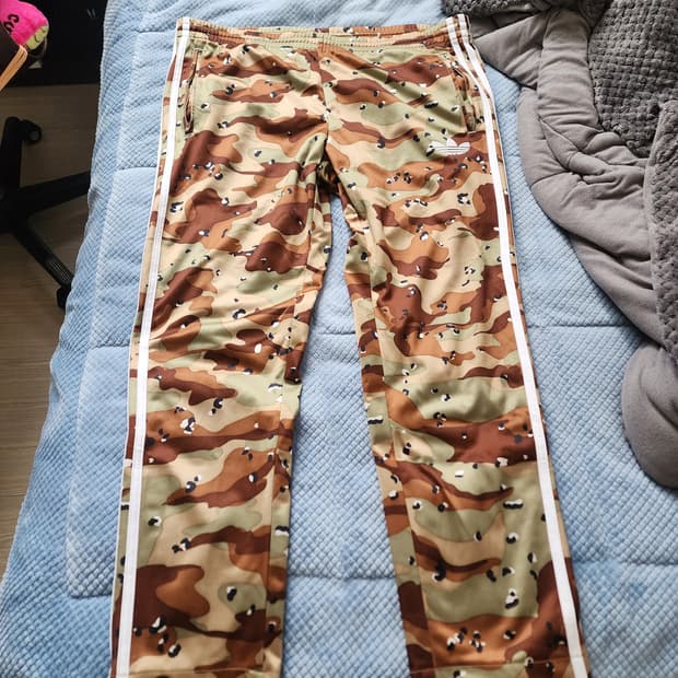 아디다스 파이어버드 카모  밀리터리 팬츠 M 사이즈
