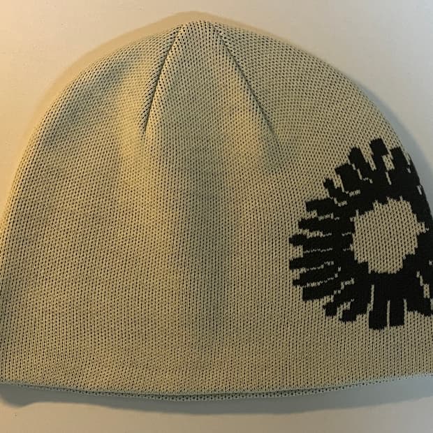 999HUMANITY 로고 심볼 자카드 비니 (아이보리)