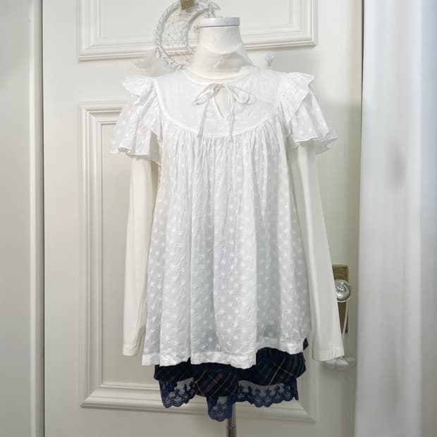 white turtle-neck cool top&white bow poi