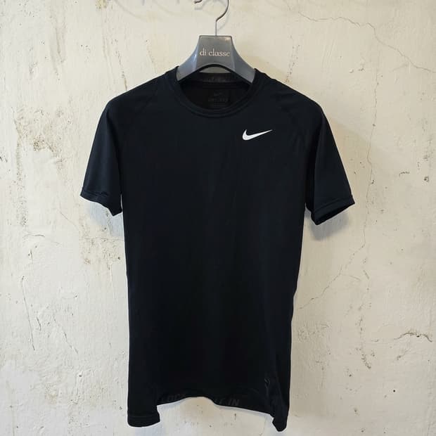 나이키 드라이핏 반팔 티셔츠 L