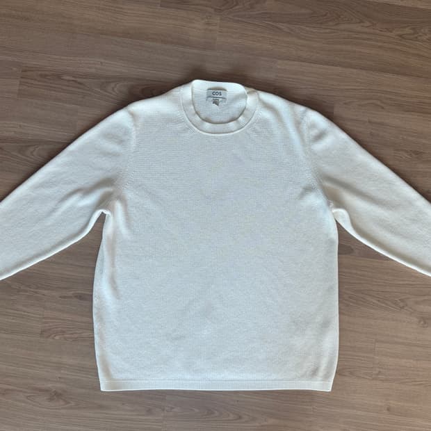 cos 코스 릴렉스핏 크림색 면니트 L사이즈 판매