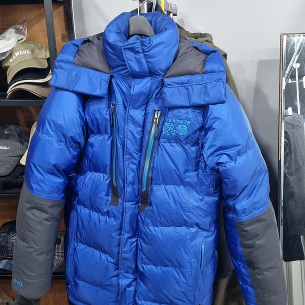 마운틴하드웨어)) 구스다운 대장패딩 앱솔 95~100 (표기S)