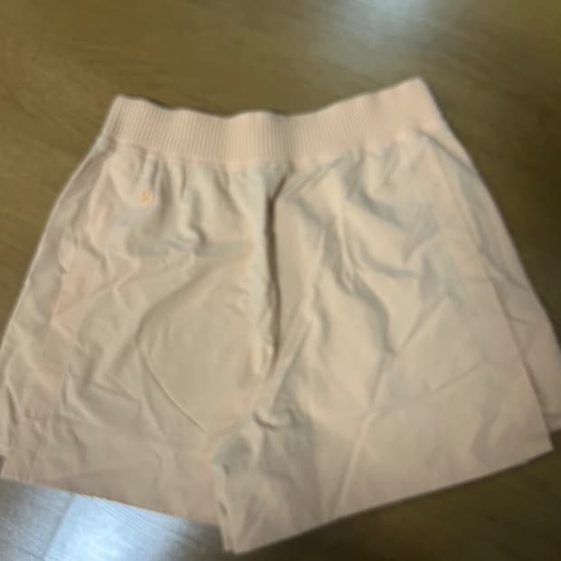 룰루레몬 반바지 6사이즈