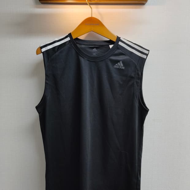 상의 2XL 하의 L) 아디다스 나시와 반바지 팝니다