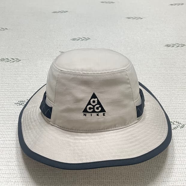 [M/L] 나이키 ACG 버킷햇 스트링 베이지 블랙