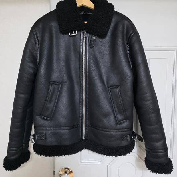 자라 페이크레더 B-3 무스탕 L