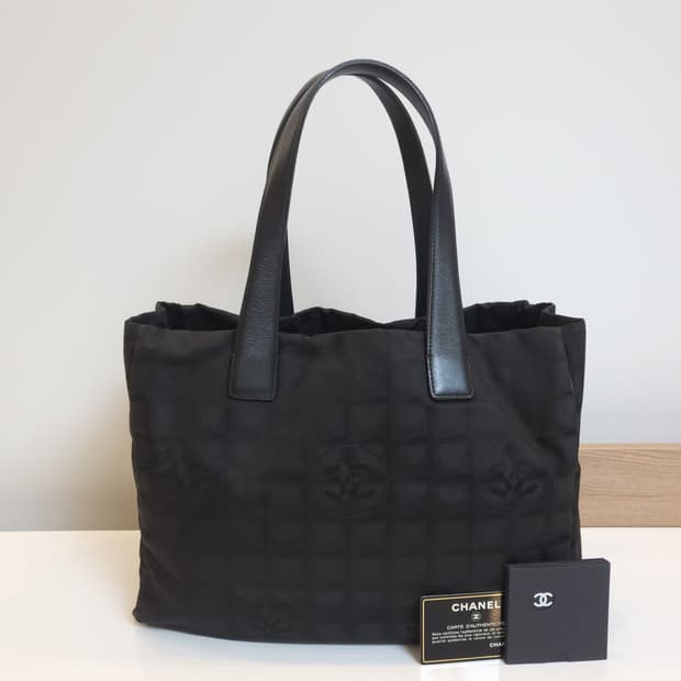 정품 샤넬 뉴트래블 라인 토트백