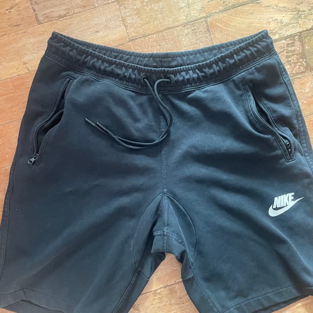 나이키 테크팩 쇼츠 블랙 XL