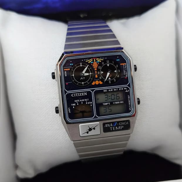시티즌 × ANA(전일본공수) 아나디지 템프 실버 블랙 다이얼 한정판