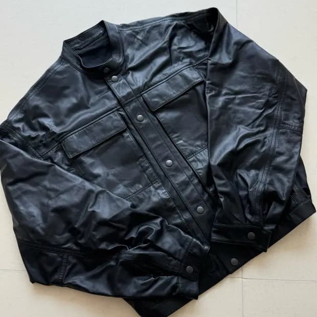 [S] 르메르 25SS 소프트 박시 레더 블루종