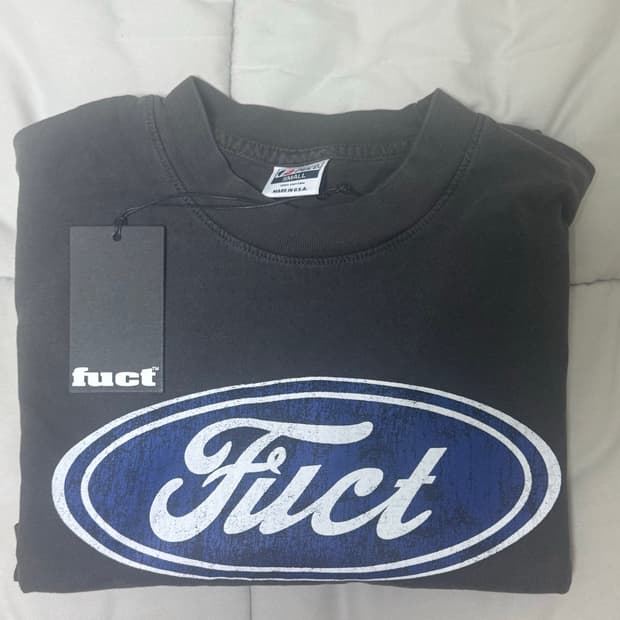 퍽트 오발로고 티셔츠