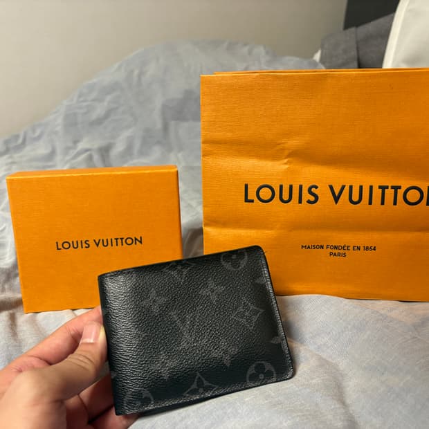 루이비통 모노그램 이클립스 반지갑