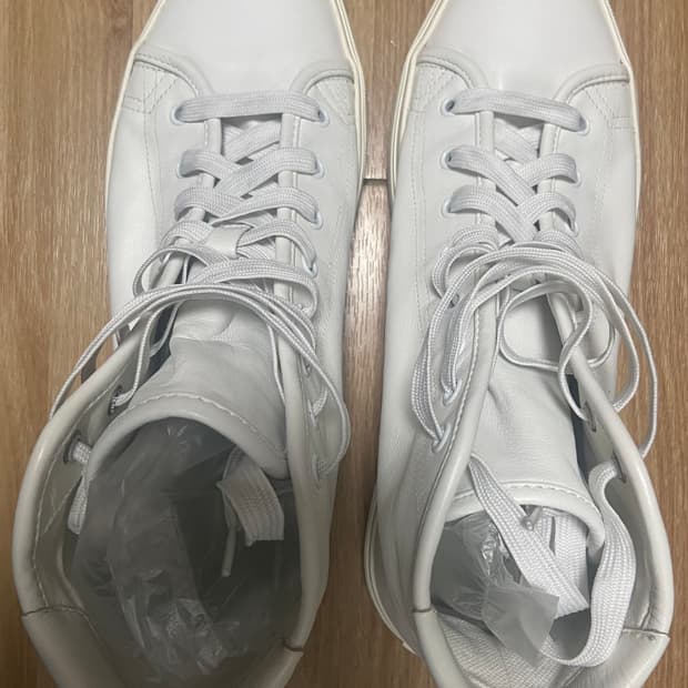 생로랑 화이트 레더 말리부 스니커즈 하이 42 가죽