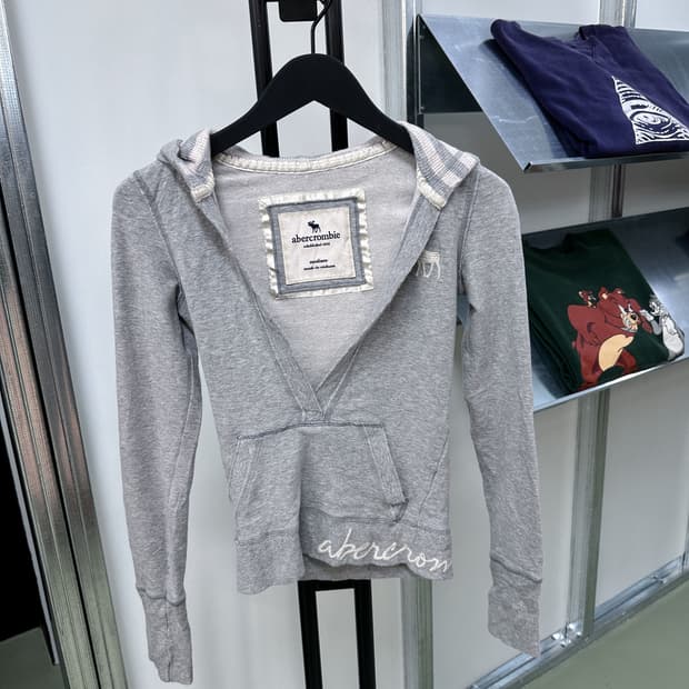 abercrombie gray cotton crop top