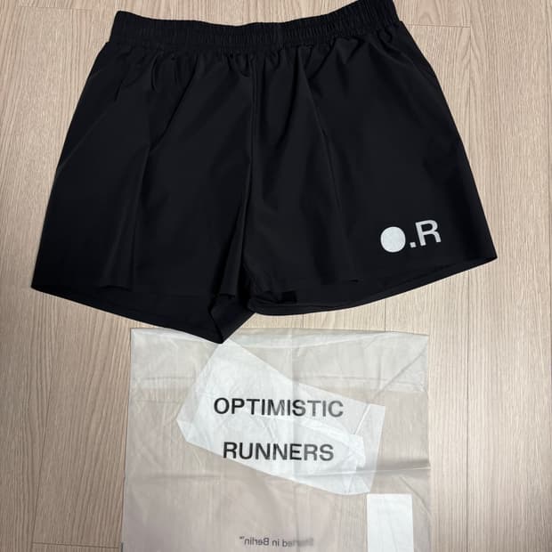 옵티미스틱러너스 매트 나일론 쇼츠 블랙 