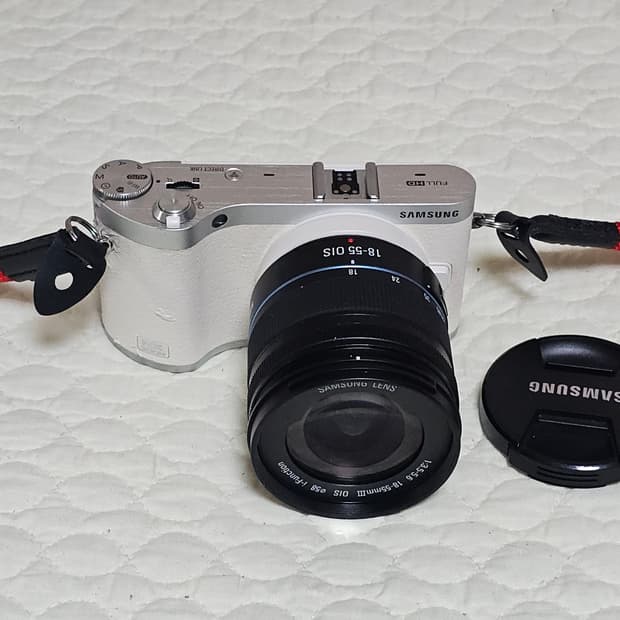 삼성 NX300M 미러리스 카메라