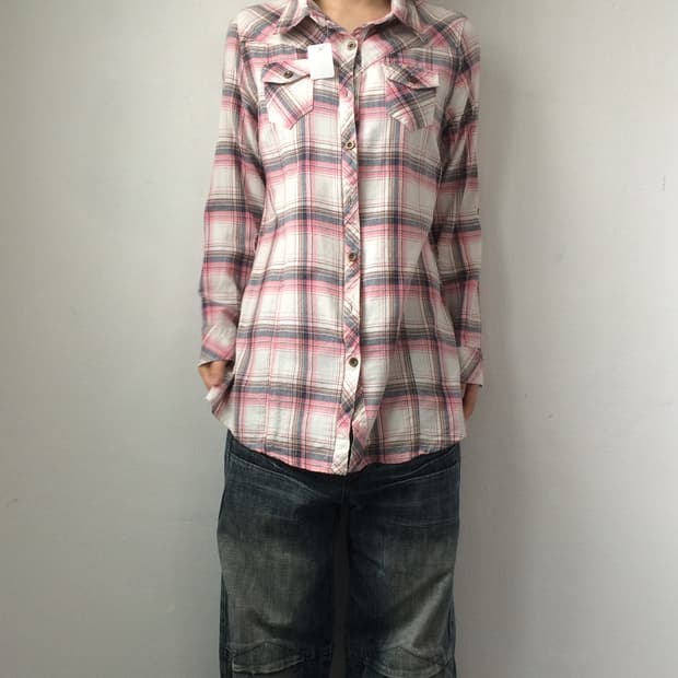 Tied check pattern shirt