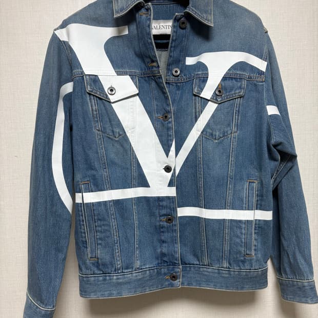 [38/백화점판/새상품급] 발렌티노 V로고 청자켓