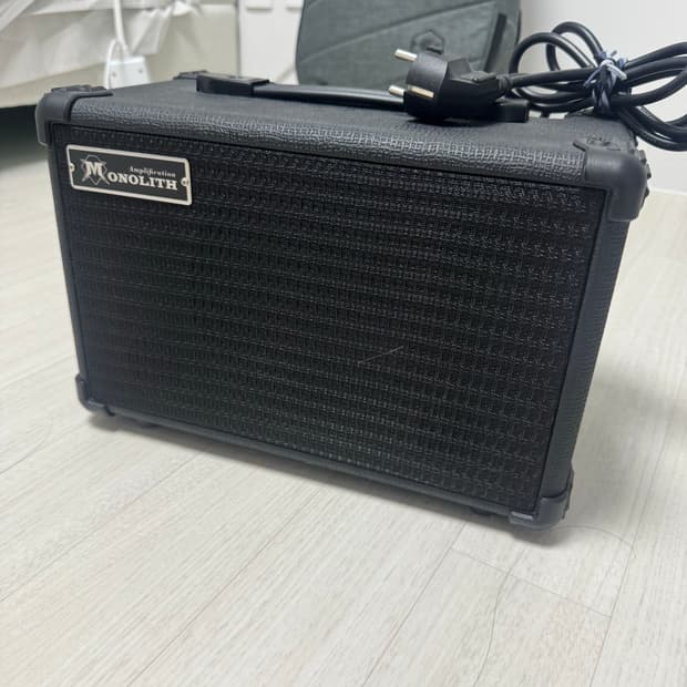 Monolith 모노리스 일렉기타앰프 PG15 15W Black