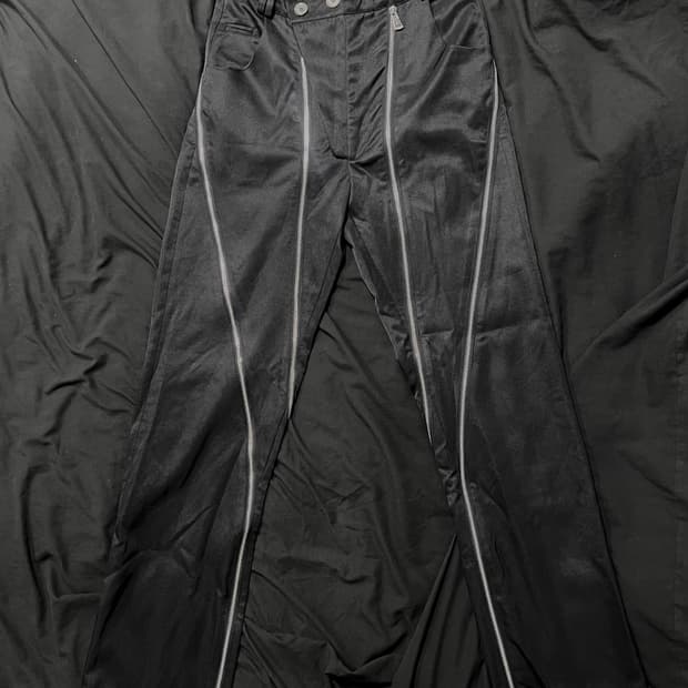 TWISTED ZIPPER PANTS 