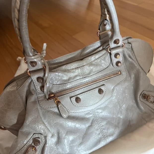 발렌시아가 모터백