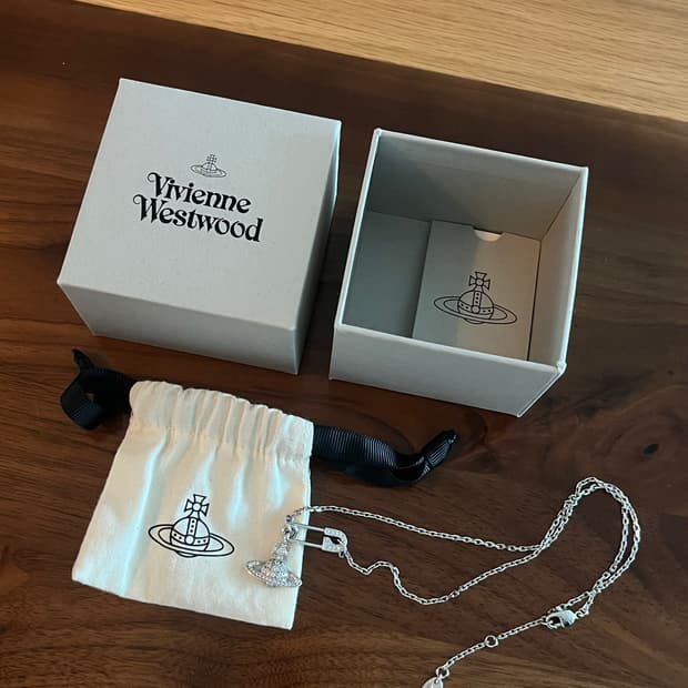 비비안웨스트우드 루크리스 실버 목걸이