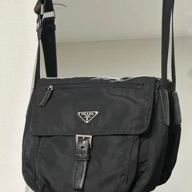 정품 프라다 포코노 나일론 크로스백 주우재백 메신저백