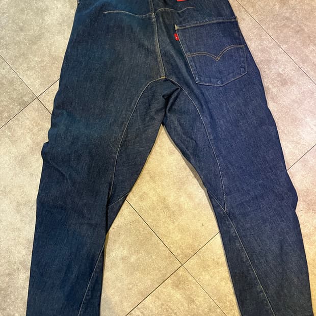 리바이스 엔지니어드진 레드탭